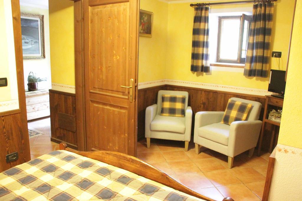 Chambres D'Hotes Les Fleurs Pila  Habitación foto